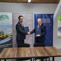 2025-05-16 Nowoczesna kolej ze Skarżyska-Kamiennej w kierunku Kielc