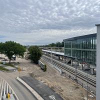 2025-05-27 Radom Wschodni – nowoczesna konstrukcja ze stali i szkła nad nowym peronem