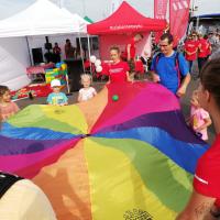 bezpieczny przejazd, kampania społeczna, szlaban na ryzyko, Gdynia, edukacja, edukacja dzieci, wydarzenie plenerowe, stoisko, stoisko kampanii, Moto Safety Day, edukacja dorosłych