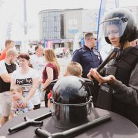 SOK, Straż Ochrony Kolei, bezpieczny przejazd, kampania społeczna, szlaban na ryzyko, Gdynia, edukacja, edukacja dzieci, wydarzenie plenerowe, stoisko, stoisko kampanii, Moto Safety Day, edukacja dorosłych