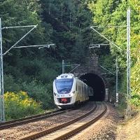 LK274, Koleje Dolnośląskie, tor, tunel kolejowy, pociąg pasażerski, Trzcińsko