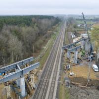 2022-04-28 Na linii Rail Baltica większe bezpieczeństwo zapewniają bezkolizyjne skrzyżowania