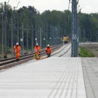 2020-05-18 Maszyny przygotowują tor dla dobrych podróży z Otwocka do Pilawy