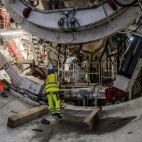 2021-05-14 Łódź. Kolejne elementy maszyn TBM pracują pod ziemią