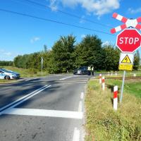 bezpieczny przejazd, bezpieczny piątek, przejazd kolejowo-drogowy, szlaban na ryzyko, kierowca, edukacja, edukacja dorosłych