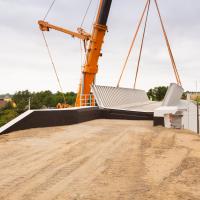 2019-06 Nakładanie wiaduktu w Toszku