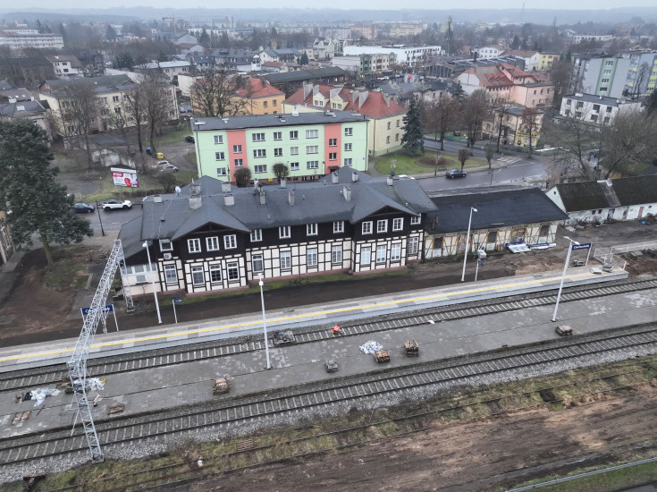 tor, widok z lotu ptaka, budynek dworca, LK245, Ciechocinek