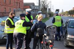 bezpieczny przejazd, Krotoszyn, kampania społeczna, akcja informacyjna, akcja ulotkowa, przejazd kolejowo-drogowy, kierowca, policja, policjanci, akcja interwencyjno-prewencyjna, ambasador bezpieczeństwa, ambasadorzy bezpieczeństwa, powiat krotoszyński