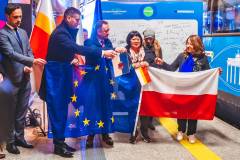 bezpieczny przejazd, kampania społeczna, pociąg, Kraków Główny, stoisko kampanii, promocja bezpieczeństwa, Connecting Europe Express, Kurdziel Grzegorz