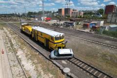 bezpieczny przejazd, kampania społeczna, przejazd kolejowo-drogowy, wydarzenie plenerowe, symulacja zderzenia, zdjęcia z drona