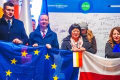 bezpieczny przejazd, kampania społeczna, pociąg, Kraków Główny, stoisko kampanii, promocja bezpieczeństwa, Connecting Europe Express, Kurdziel Grzegorz