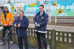 bezpieczny przejazd, stacja, Warszawa Zachodnia, Merchel Ireneusz, Budimex, briefing prasowy, Bittel Andrzej, mural