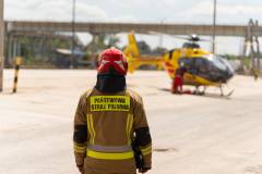 bezpieczny przejazd, kampania społeczna, przejazd kolejowo-drogowy, ratownictwo medyczne, śmigłowiec, wydarzenie plenerowe, symulacja zderzenia, lotnicze pogotowie ratunkowe, LPR, helikopter