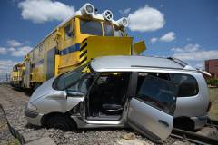 bezpieczny przejazd, zderzenie, przejazd kolejowo-drogowy, wydarzenie plenerowe, symulacja zderzenia, akcja ratunkowa, akcja ratownicza