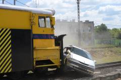 bezpieczny przejazd, zderzenie, przejazd kolejowo-drogowy, wydarzenie plenerowe, symulacja zderzenia, akcja ratunkowa, akcja ratownicza