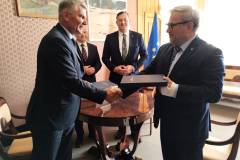 podpisanie umowy, nowa infrastruktura, Kolej+, Łomża, nowy peron