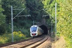 LK274, Koleje Dolnośląskie, tor, tunel kolejowy, pociąg pasażerski, Trzcińsko