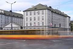 centrala, budynek, iluminacja, flaga biało-czerwona, dekoracja