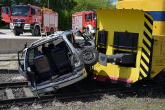 bezpieczny przejazd, zderzenie, przejazd kolejowo-drogowy, wydarzenie plenerowe, symulacja zderzenia, akcja ratunkowa, akcja ratownicza