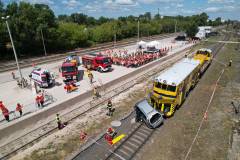 pasażer, bezpieczny przejazd, kampania społeczna, tor, żółta naklejka, 112, symulacja zderzenia, samochód osobowy, ambasador bezpieczeństwa, akcja ratownicza